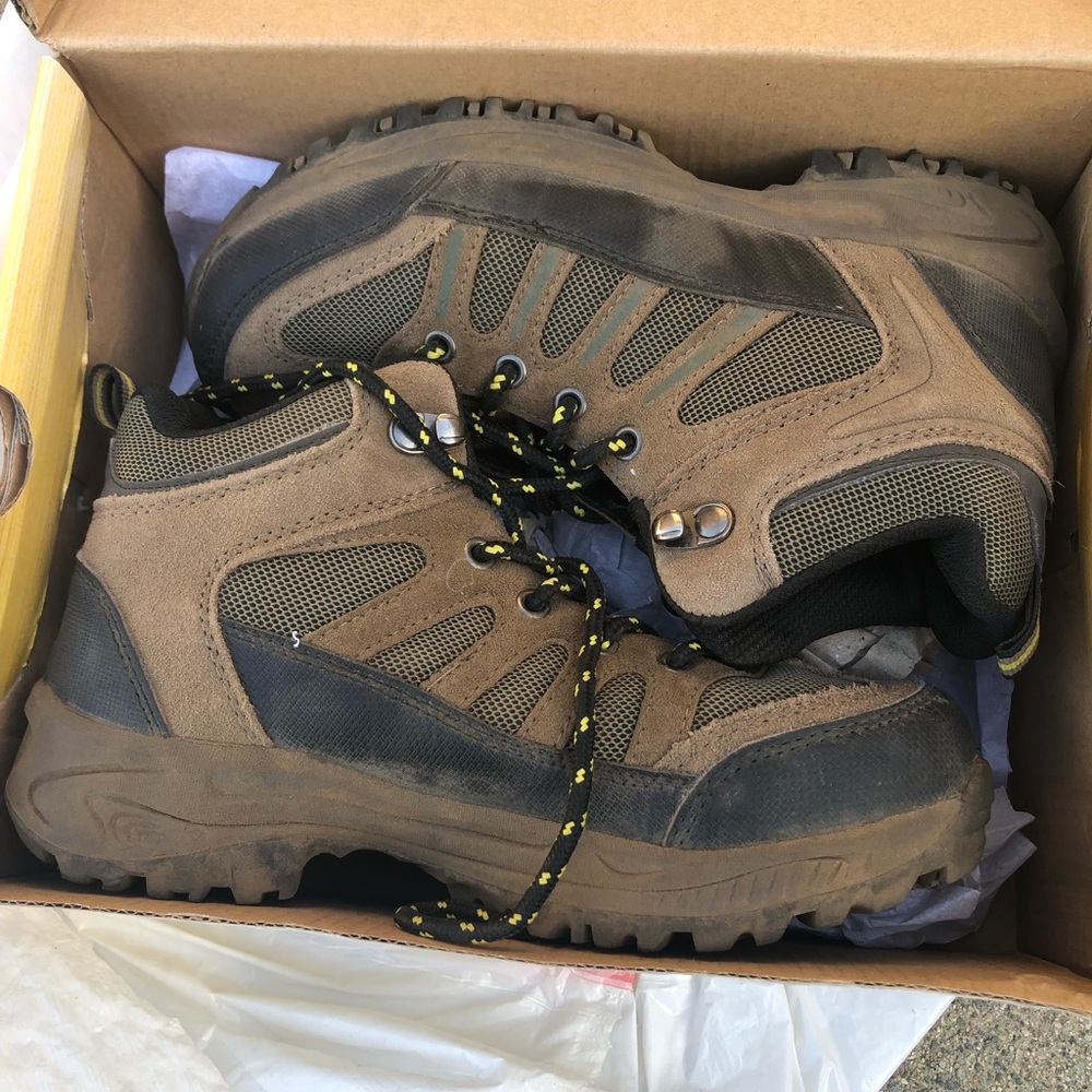 Bear Paw hiking boots - Youth size 3